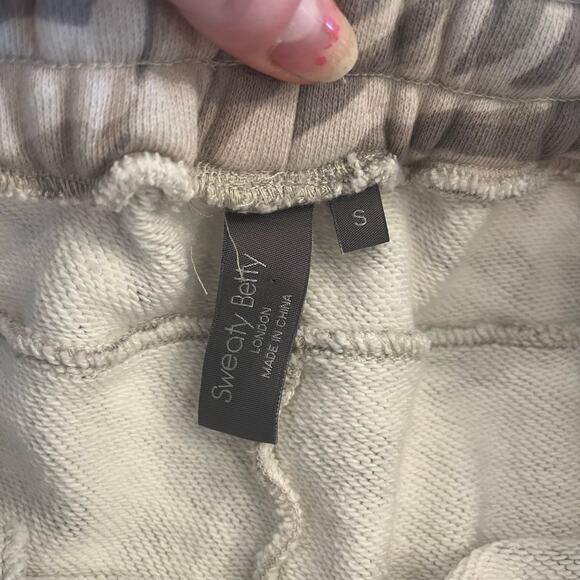 Sweaty Betty Essentials‎ Shorts Light Grey Zebra Print Size Small - Picture 6 of 10